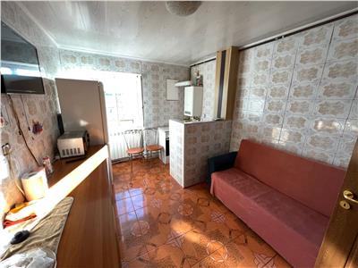 Apartament 2 zona Comisariat  Sala Polivalenta etaj 10 renovat