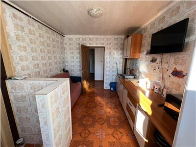 Apartament 2 zona Comisariat  Sala Polivalenta etaj 10 renovat