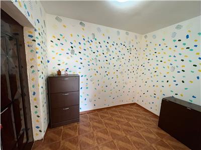 Apartament 2 zona Comisariat  Sala Polivalenta etaj 10 renovat