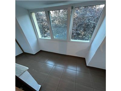 Apartament 2 camere, etaj 1,zoan Liceul Economic