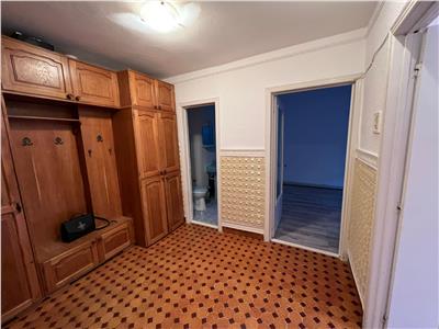 Apartament 2 camere, etaj 1,zoan Liceul Economic