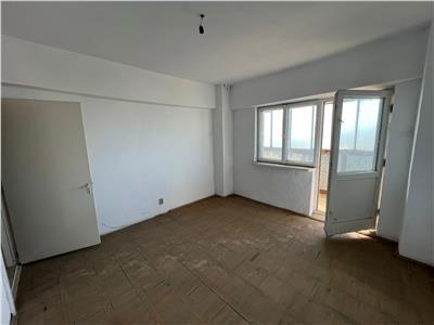 Apartament 3 camere, ultracentral, etaj 6, vedere Bulevard