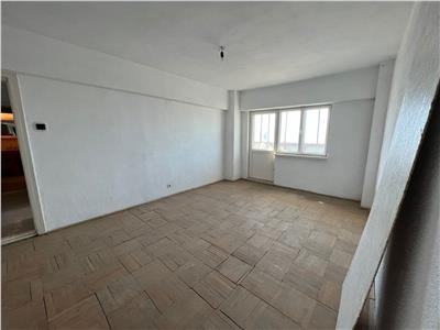 Apartament 3 camere, ultracentral, etaj 6, vedere Bulevard