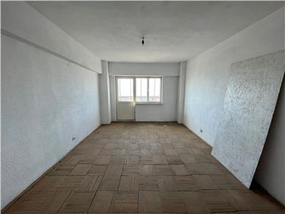 Apartament 3 camere, ultracentral, etaj 6, vedere Bulevard