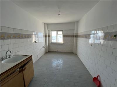 Apartament 3 camere, ultracentral, etaj 6, vedere Bulevard