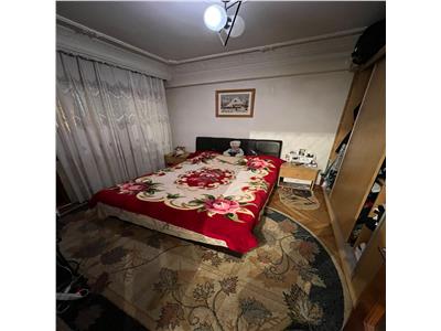 Apartament 3 camere, etaj 2, zona Zimbru , 1 loc de parcare