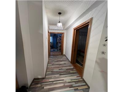 Apartament 3 camere, etaj 2, zona Zimbru , 1 loc de parcare