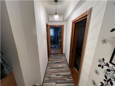 Apartament 3 camere, etaj 2, zona Zimbru , 1 loc de parcare