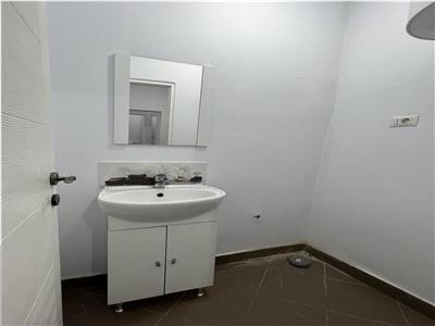 Spatiu Comercial stradal,50 mp, zona Sala Polivalenta