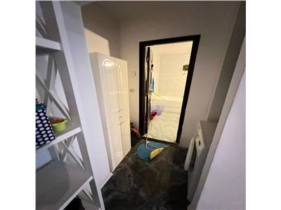 Spatiu comercial + apartament de vanzare zona Independentei