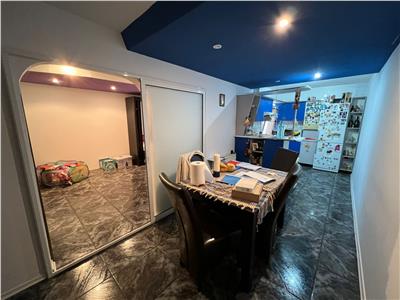 Spatiu comercial + apartament de vanzare zona Independentei