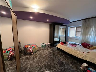 Spatiu comercial + apartament de vanzare zona Independentei