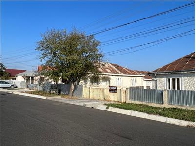 Teren + casa batraneasca de vanzare in Lamotesti , Milcovul
