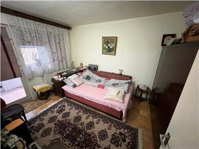 Apartament 3 camere, de vanzare pe Bdul Bucuresti Sud