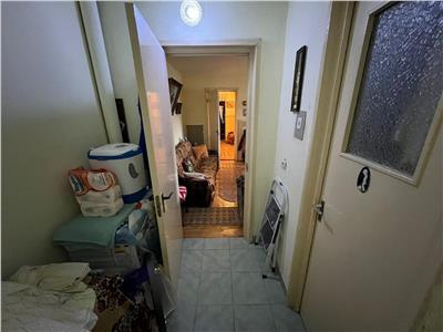 Apartament 3 camere, de vanzare pe Bdul Bucuresti Sud