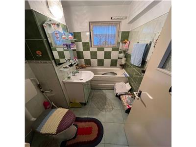 Apartament 3 camere, de vanzare pe Bdul Bucuresti Sud