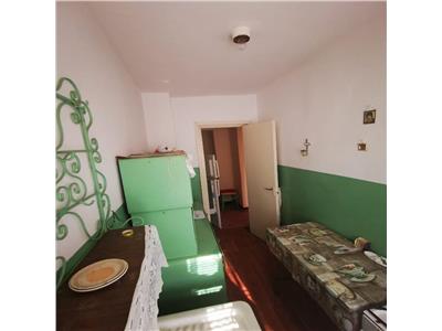 Apartament 3 camere, de vanzare in Marasesti