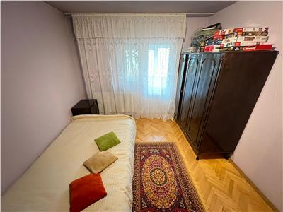 Apartament 3 camere, etaj 2, zona Pompieri de vanzare