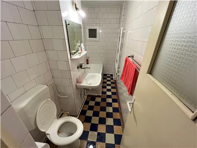 Apartament 3 camere, etaj 2, zona Pompieri de vanzare