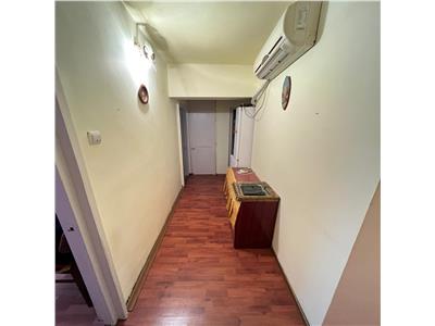 Apartament 3 camere, etaj 4, Bdul Unirii  Sala Polivalenta