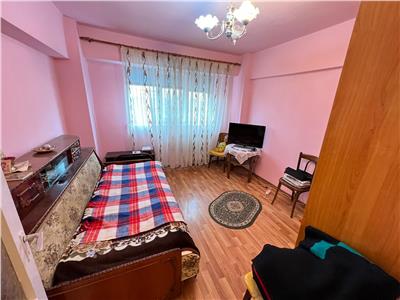 Apartament 3 camere, etaj 4, Bdul Unirii  Sala Polivalenta