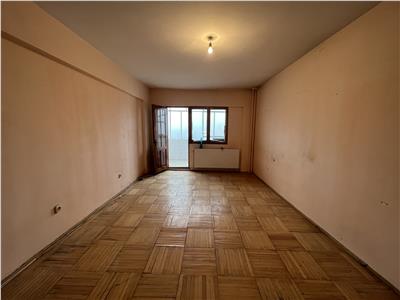 Garsoniera 38 mp, centrala termica, etaj 5, necesita renovare
