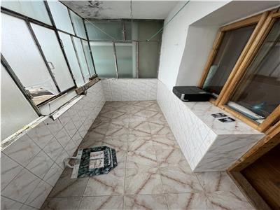 Garsoniera 38 mp, centrala termica, etaj 5, necesita renovare