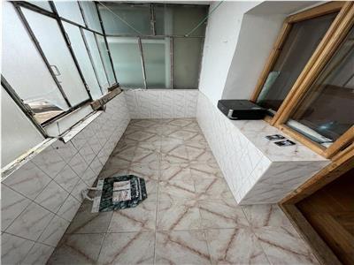Garsoniera 38 mp, centrala termica, etaj 5, necesita renovare