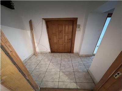 Garsoniera 38 mp, centrala termica, etaj 5, necesita renovare