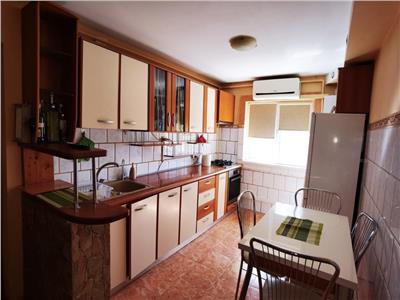 3 camere, mobilat si utilat, etaj 3 cu acoperis, zona Policlinica 2