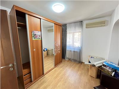 Apartament 3 camere , parter, mobilat partial, CT, AC, izolat