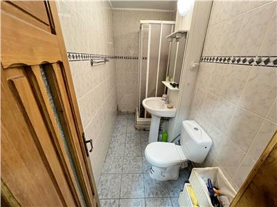 Apartament 3 camere , parter, mobilat partial, CT, AC, izolat