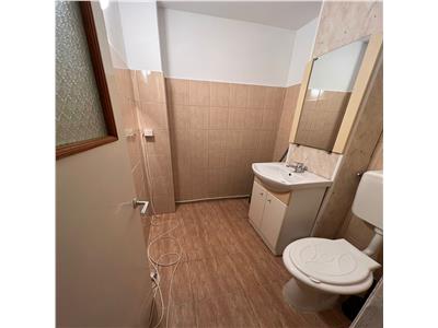 3 camere, 80mp, zona Lidl  fosta Autogara etaj 3 cu acoperis, liber