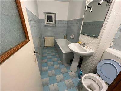 3 camere, 80mp, zona Lidl  fosta Autogara etaj 3 cu acoperis, liber