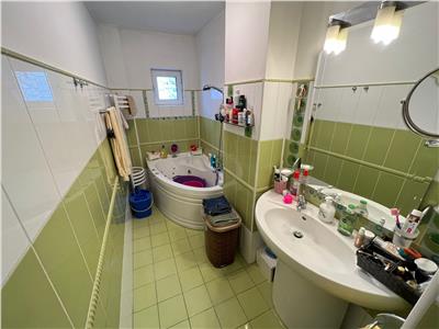 3 camere, etaj 1, 74mp, zona Longinescu , renovat si mobilat