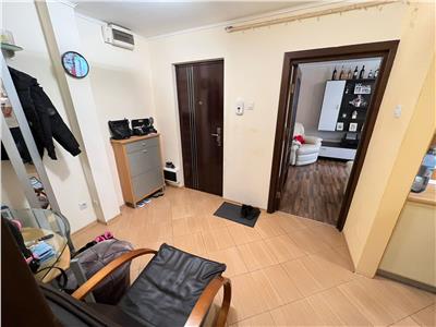 3 camere, etaj 1, 74mp, zona Longinescu , renovat si mobilat