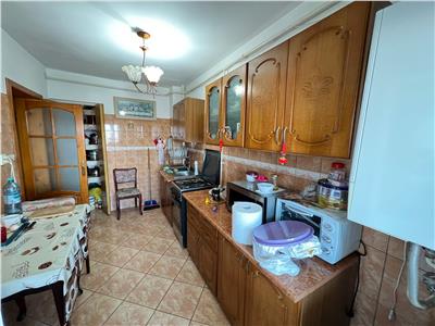 Apartament 3 camere, ultracentral , etaj 10 , lift nou !