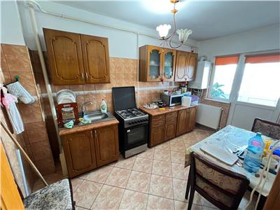 Apartament 3 camere, ultracentral , etaj 10 , lift nou !