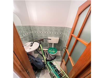 Apartament 3 camere, ultracentral , etaj 10 , lift nou !