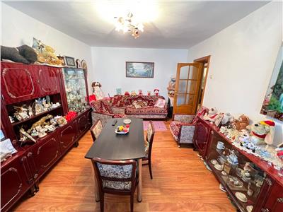 Apartament 3 camere, ultracentral , etaj 10 , lift nou !
