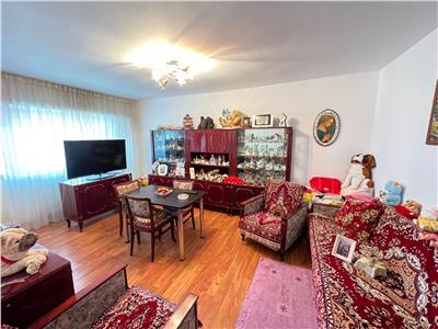 Apartament 3 camere, ultracentral , etaj 10 , lift nou !