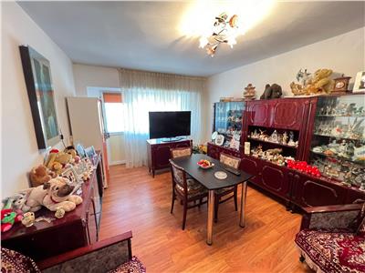 Apartament 3 camere, ultracentral , etaj 10 , lift nou !