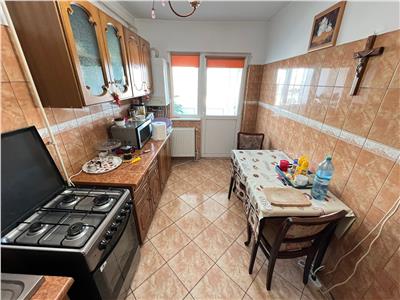 Apartament 3 camere, ultracentral , etaj 10 , lift nou !