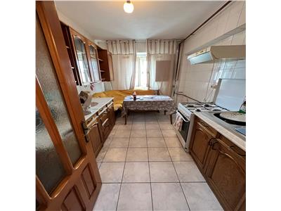 Apartament 3 camere, 2 balcoane, etaj 4/6 , ultracentral
