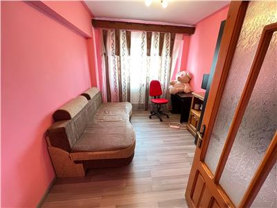 Apartament 3 camere, 2 balcoane, etaj 4/6 , ultracentral