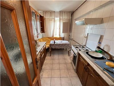 Apartament 3 camere, 2 balcoane, etaj 4/6 , ultracentral
