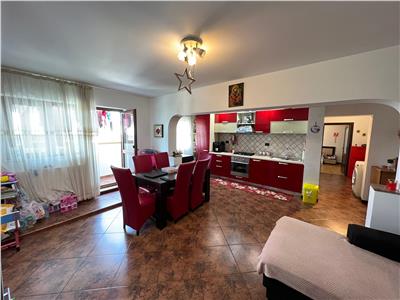 Apartament 3 camere, etaj 4 cu acoperis , mobilat si utilat