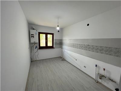 Apartament 4 camere, etaj 1, Finante - Piata Moldovei 84mp