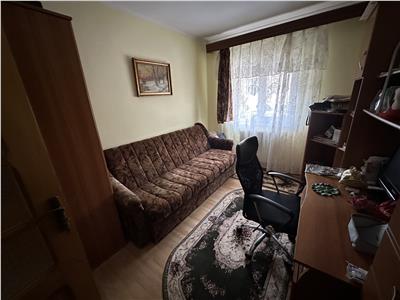 Apartament 3 camere, mobilat+utilat, central, parter, 3 BOXE in proprietate