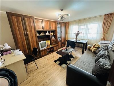 Apartament 2 camere, parter, str Comisia Centrala